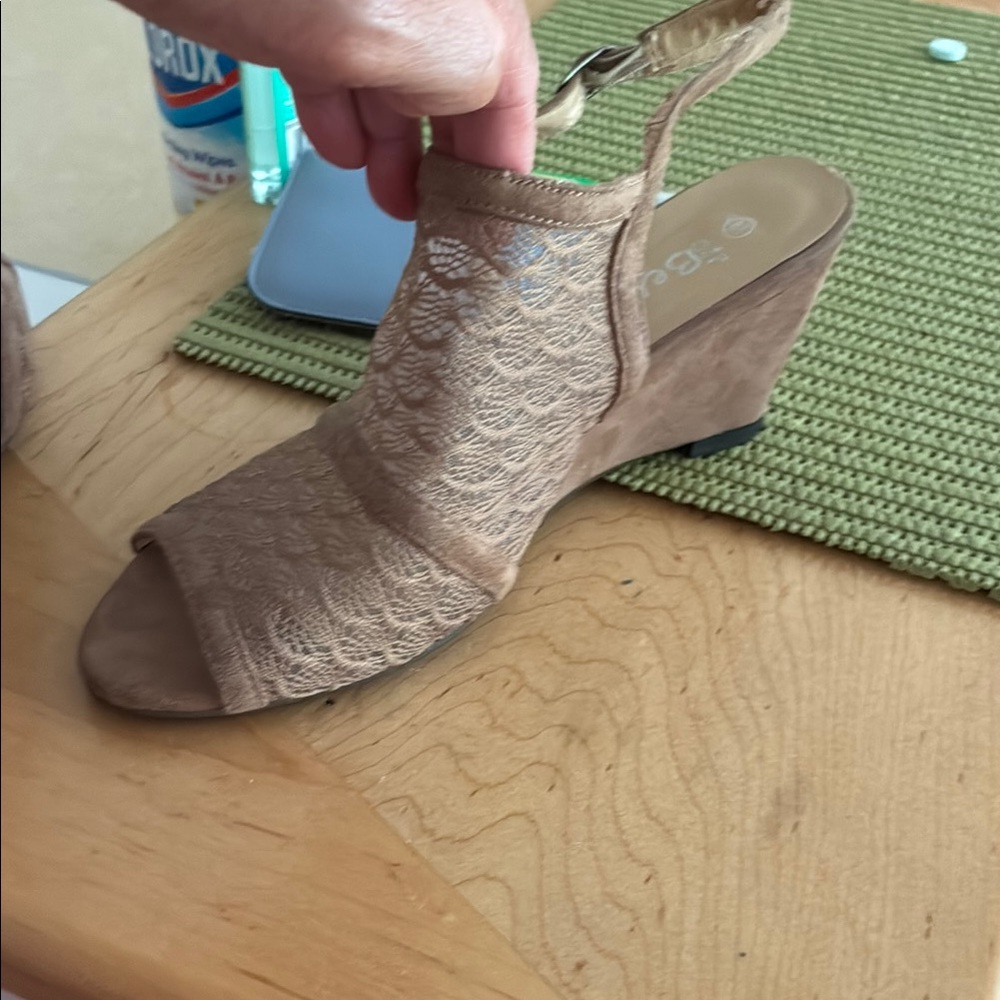 Abella Tan Wedge Shoes with Textured Design